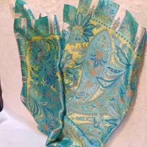 ECHO design scarve 40x40 new with tags